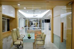 Roots dental clinic 7